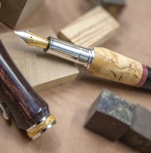 LE STYLO ET LE BOIS
